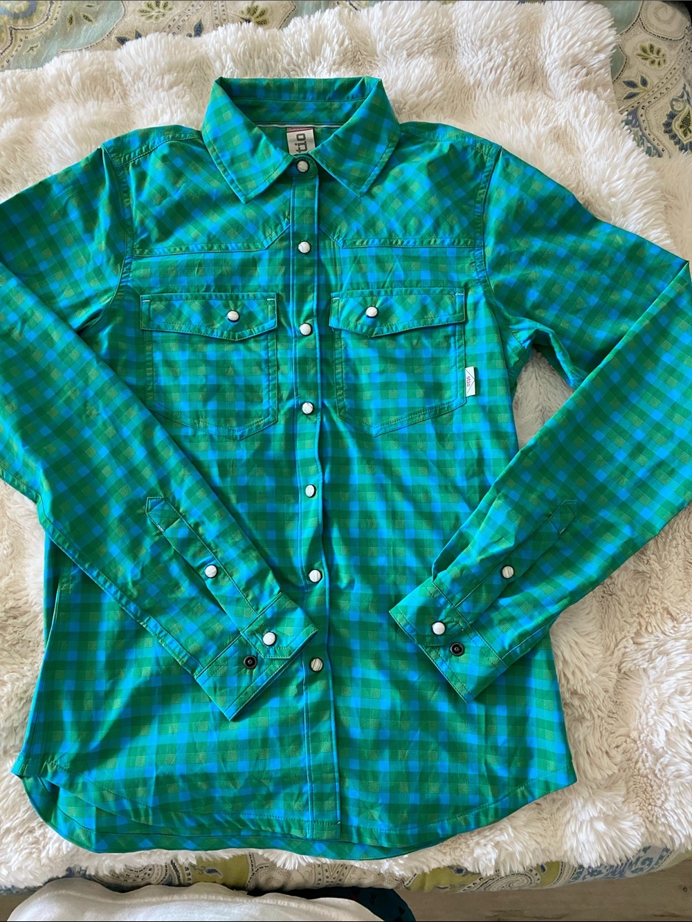 STIO NWOT snap front womens XS UPF 50+ fabric